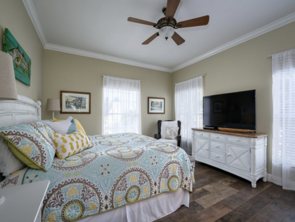 Bradenton Vacation Condo Two Bedroom Walk to Beach